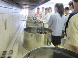 埼玉歯科技工士専門学校体験入学の鋳造デモ