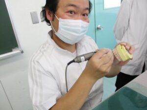 埼玉歯科技工士専門学校_ブログ2023年7月_授業風景3