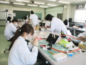埼玉歯科技工士専門学校ブログ_2025年5月実習風景1